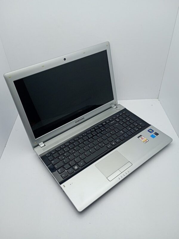 Ноутбук Samsung RV515 / 15.6" (1366x768) TN / AMD E-450 (2 ядра по 1.65 GHz) / 6 GB DDR3 / 120 GB SSD / AMD Radeon HD6320 / WebCam - Зображення 5