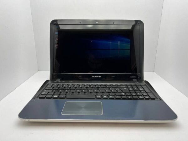 Ноутбук Samsung SF510 / 15.6" (1366x768) TN / Intel Core i3-370M (2 (4) ядра по 2.4 GHz) / 4 GB DDR3 / 250 GB HDD / nVidia GeForce 310M, 512 MB GDDR3, 64-bit / WebCam - Зображення 2