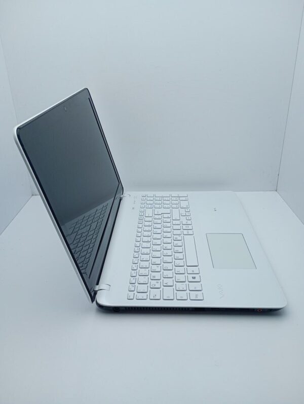 Ноутбук Sony SVF156 / 15.6" (1366x768) TN / Intel Pentium 2117U (2 ядра по 1.8 GHz) / 6 GB DDR3 / 500 GB HDD / Intel HD Graphics 2500 / WebCam - Зображення 5