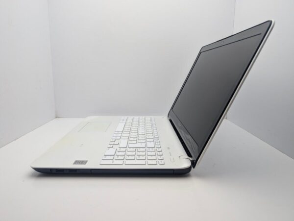 Ноутбук Sony Vaio SVF152C29M / 15.6" (1366x768) TN / Intel Pentium 2117U (2 ядра по 1.8 GHz) / 6 GB DDR3 / 128 GB SSD / Intel HD Graphics 2500 / WebCam - Зображення 6