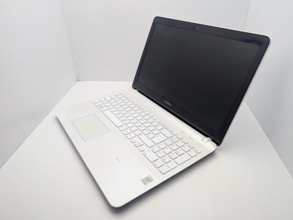 Ноутбук Sony Vaio SVF152C29M / 15.6" (1366x768) TN / Intel Pentium 2117U (2 ядра по 1.8 GHz) / 6 GB DDR3 / 128 GB SSD / Intel HD Graphics 2500 / WebCam - Зображення 4