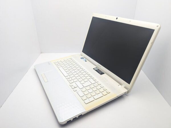 Ноутбук Sony VPC-EJ / 17.3" (1600x900) TN / Intel Pentium B960 (2 ядра по 2.2 GHz) / 6 GB DDR3 / 500 GB HDD / Intel HD Graphics 2000 / WebCam - Зображення 4