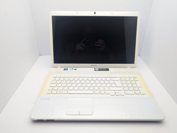 Ноутбук Sony VPC-EJ / 17.3" (1600x900) TN / Intel Pentium B960 (2 ядра по 2.2 GHz) / 6 GB DDR3 / 500 GB HDD / Intel HD Graphics 2000 / WebCam - Зображення 7