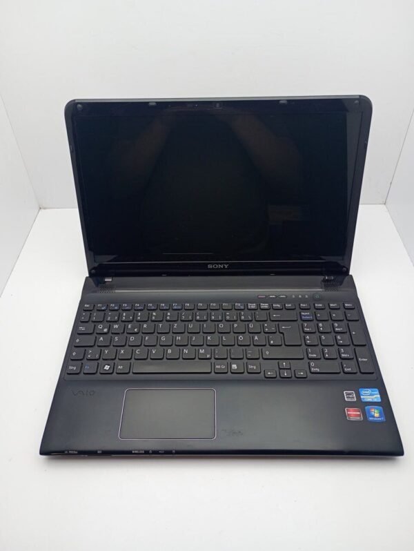Ноутбук Sony VPC156 / 15.6" (1366x768) TN / Intel Core i3-2370M (2 (4) ядра по 2.4 GHz) / 6 GB DDR3 / 500 GB HDD / AMD Radeon HD 7550M, 1 GB GDDR3, 128-bit / WebCam - Зображення 5
