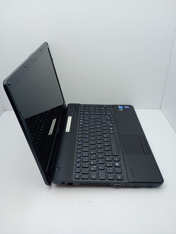 Ноутбук Sony VPC156 / 15.6" (1366x768) TN / Intel Core i3-380M (2 (4) ядра по 2.53 GHz) / 6 GB DDR3 / 320 GB HDD / Intel HD Graphics / WebCam - Зображення 5