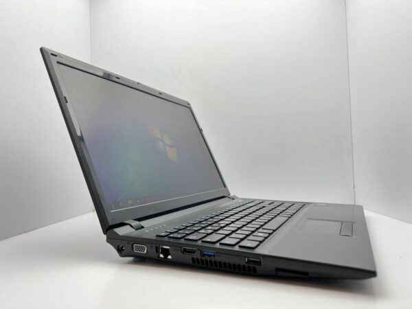 Ноутбук Terra Mobile 1528 / 15.6" (1366x768) TN / Intel Pentium B940 (2 ядра по 2.0 GHz) / 4 GB DDR3 / 320 GB HDD / Intel HD Graphics / WebCam - Зображення 3