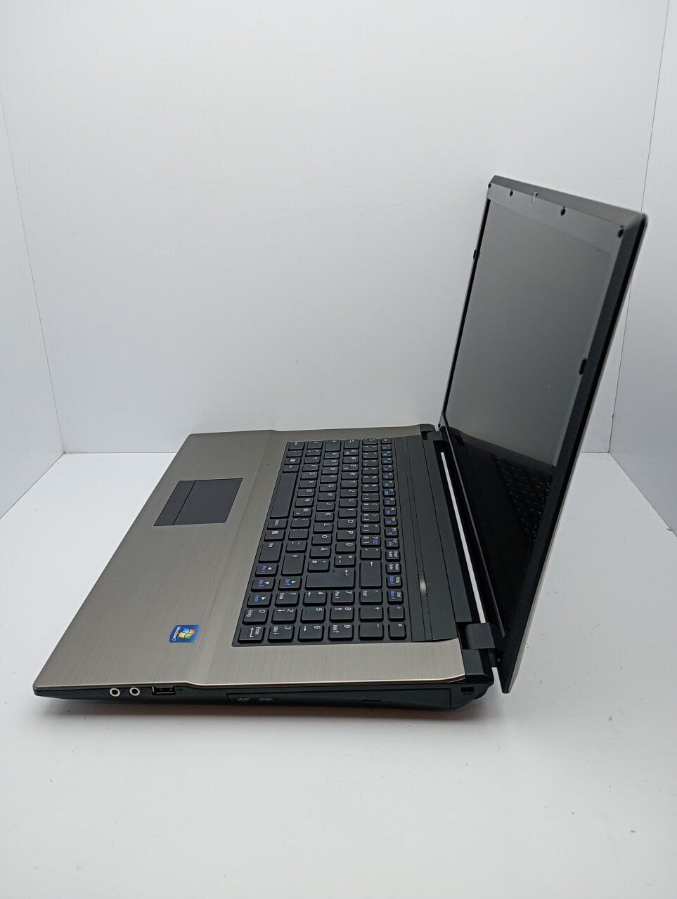 Ноутбук Terra Mobile / 17.3" (1600x900) TN / Intel Core i3-3120M (2 (4) ядра по 2.5 GHz) / 6 GB DDR3 / 500 GB HDD / Intel HD Graphics 4000 / WebCam - Зображення 4