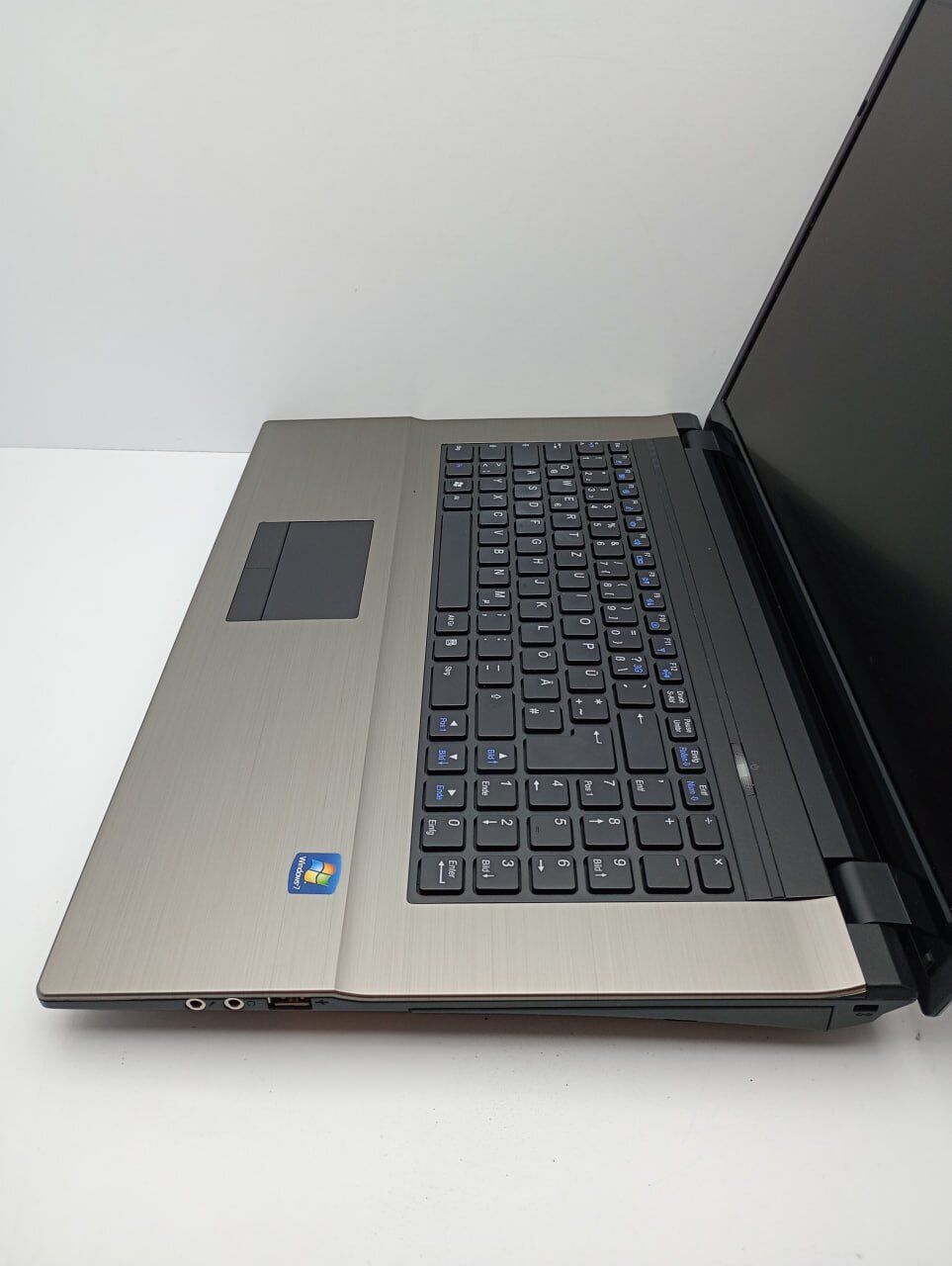 Ноутбук Terra Mobile / 17.3" (1600x900) TN / Intel Core i3-3120M (2 (4) ядра по 2.5 GHz) / 6 GB DDR3 / 500 GB HDD / Intel HD Graphics 4000 / WebCam - Зображення 6