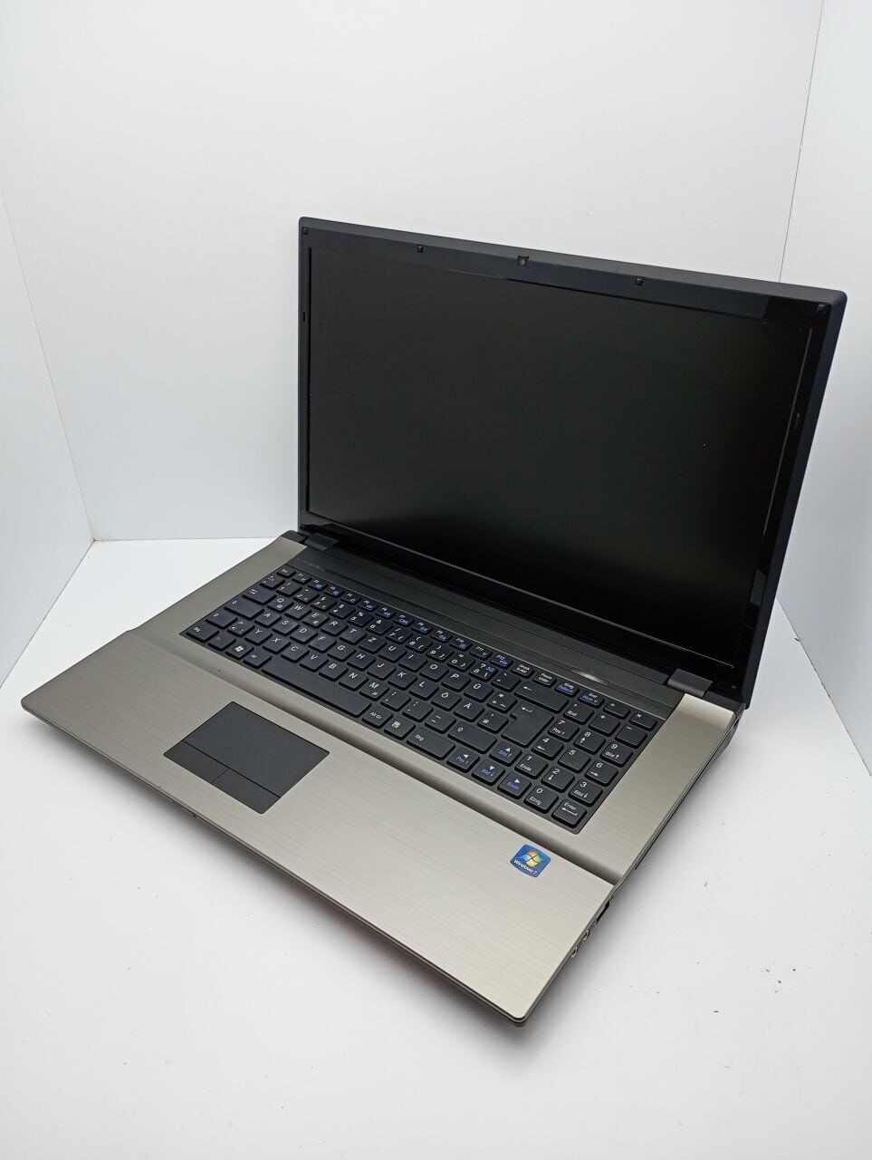 Ноутбук Terra Mobile / 17.3" (1600x900) TN / Intel Core i3-3120M (2 (4) ядра по 2.5 GHz) / 6 GB DDR3 / 500 GB HDD / Intel HD Graphics 4000 / WebCam - Зображення 7