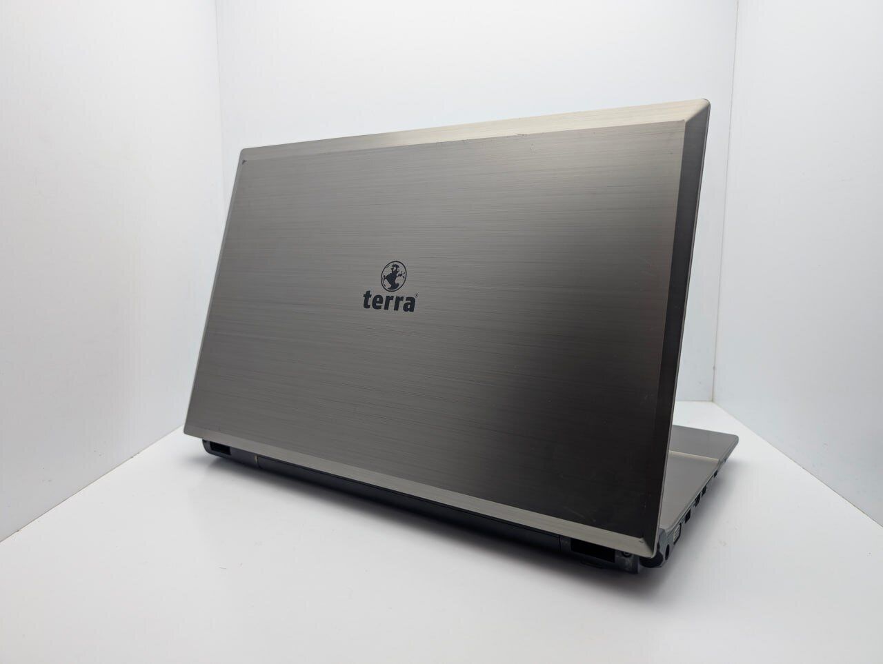 Ноутбук Terra Mobile 1712 / 17.3" (1600x900) TN / Intel Celeron 1037U (2 ядра по 1.8 GHz) / 6 GB DDR3 / 1000 GB HDD / Intel HD Graphics 2500 / WebCam - Зображення 8