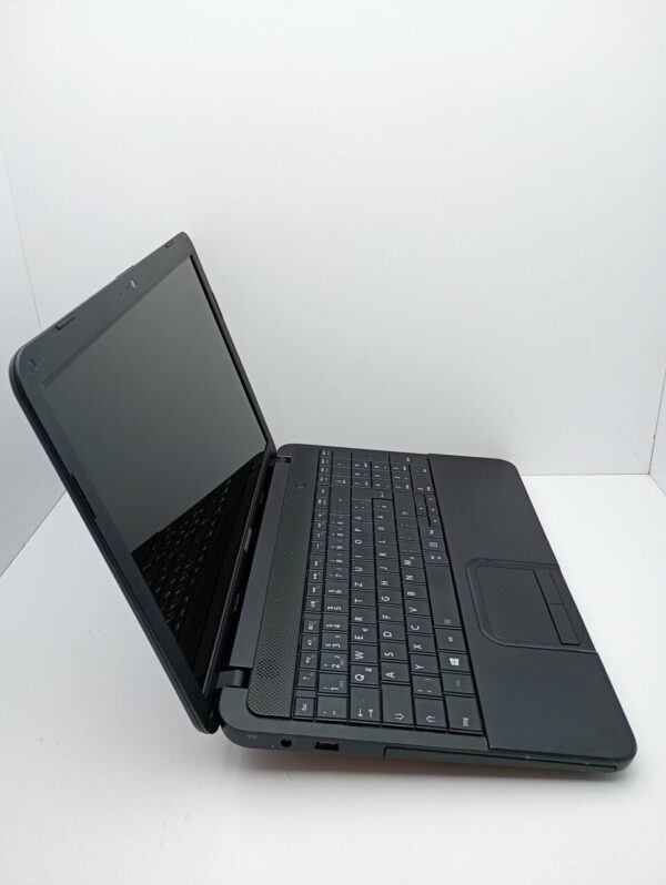 Ноутбук Toshiba C50 / 15.6" (1366x768) TN / AMD E2-1800 (2 ядра по 1.7 GHz) / 6 GB DDR3 / 320 GB HDD / AMD Radeon HD 8240 Graphics / WebCam - Зображення 5