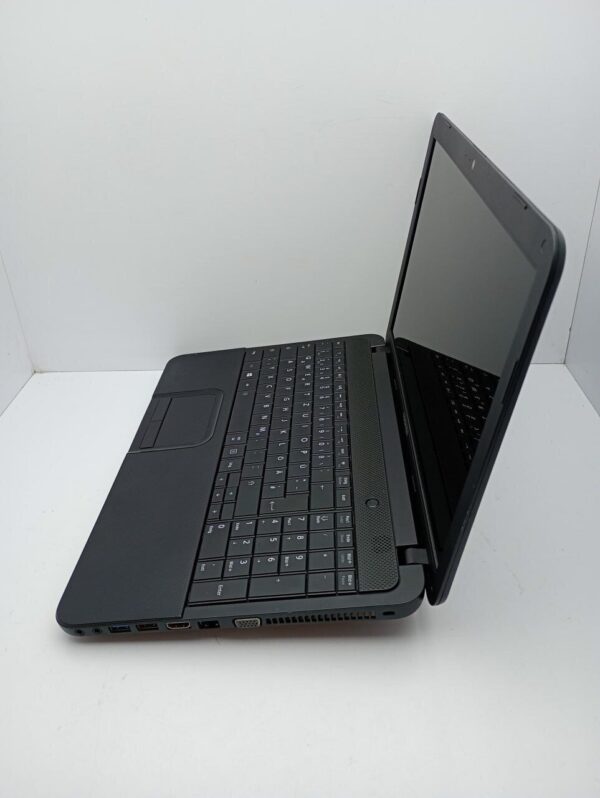 Ноутбук Toshiba C50 / 15.6" (1366x768) TN / AMD E2-1800 (2 ядра по 1.7 GHz) / 6 GB DDR3 / 320 GB HDD / AMD Radeon HD 8240 Graphics / WebCam - Зображення 6