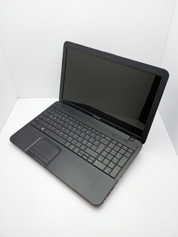 Ноутбук Toshiba C50 / 15.6" (1366x768) TN / AMD E2-1800 (2 ядра по 1.7 GHz) / 6 GB DDR3 / 320 GB HDD / AMD Radeon HD 8240 Graphics / WebCam - Зображення 4
