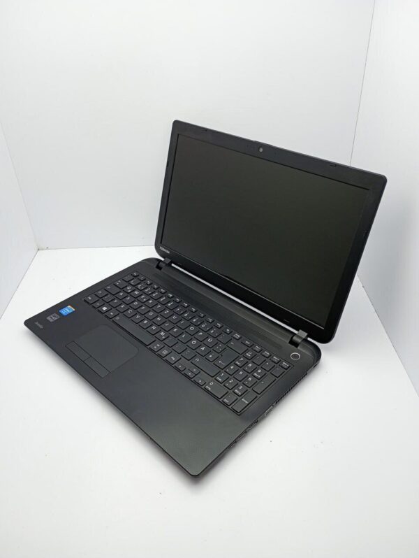 Ноутбук Toshiba C50 / 15.6" (1366x768) TN / Intel Celeron N2840 (2 ядра по 2.16 - 2.58 GHz) / 4 GB DDR3 / 500 GB HDD / Intel HD Graphics / WebCam - Зображення 4