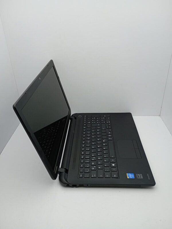 Ноутбук Toshiba C50 / 15.6" (1366x768) TN / Intel Celeron N2840 (2 ядра по 2.16 - 2.58 GHz) / 4 GB DDR3 / 500 GB HDD / Intel HD Graphics / WebCam - Зображення 5