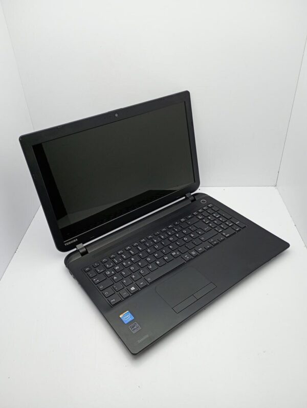 Ноутбук Toshiba C50 / 15.6" (1366x768) TN / Intel Celeron N2840 (2 ядра по 2.16 - 2.58 GHz) / 4 GB DDR3 / 500 GB HDD / Intel HD Graphics / WebCam - Зображення 3