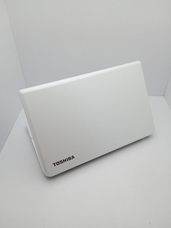 Ноутбук Toshiba C55 / 15.6" (1366x768) TN / Intel Core i5-3230M (2 (4) ядра по 2.6 - 3.2 GHz) / 6 GB DDR3 / 500 GB HDD / Intel HD Graphics 3000 / WebCam - Зображення 8