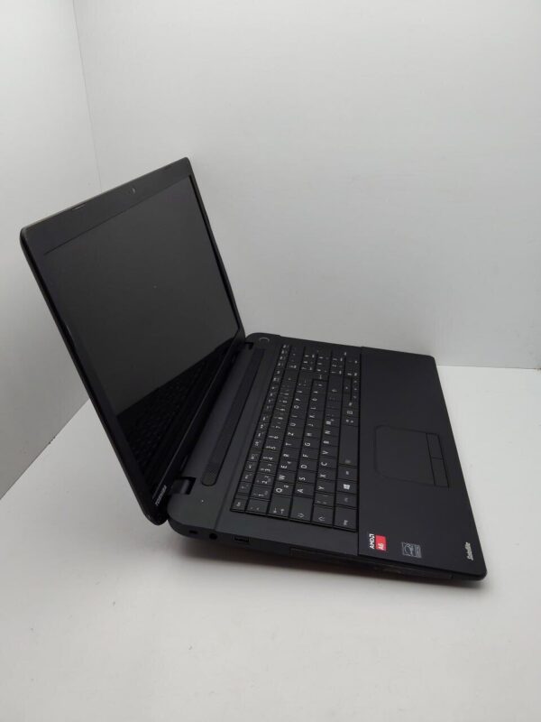 Ноутбук Toshiba C70 / 17.3" (1600x900) TN / AMD A6-6310 (4 ядра по 1.8 - 2.4 GHz) / 8 GB DDR3 / 750 GB HDD / AMD Radeon R4 Graphics / WebCam - Зображення 5