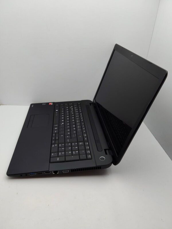 Ноутбук Toshiba C70 / 17.3" (1600x900) TN / AMD A6-6310 (4 ядра по 1.8 - 2.4 GHz) / 8 GB DDR3 / 750 GB HDD / AMD Radeon R4 Graphics / WebCam - Зображення 6