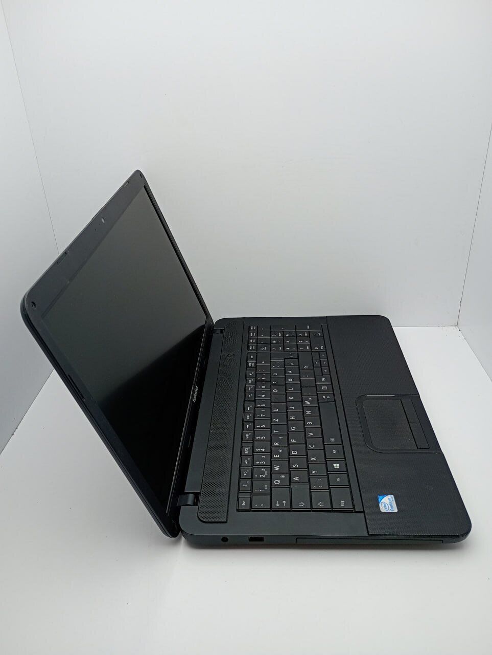 Ноутбук Toshiba C870 / 17.3" (1600x900) TN / Intel Pentium 2020M (2 ядра по 2.4 GHz) / 6 GB DDR3 / 500 GB HDD / Intel HD Graphics / WebCam - Зображення 5