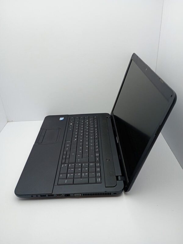 Ноутбук Toshiba C870 / 17.3" (1600x900) TN / Intel Pentium 2020M (2 ядра по 2.4 GHz) / 6 GB DDR3 / 500 GB HDD / Intel HD Graphics / WebCam - Зображення 6