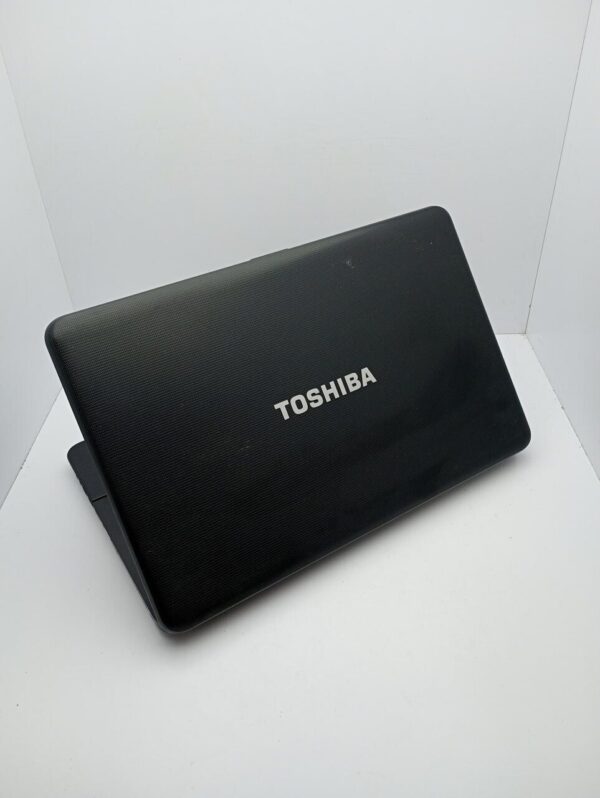 Ноутбук Toshiba C870D / 17.3" (1600x900) TN / AMD E2-1800 (2 ядра по 1.7 GHz) / 8 GB DDR3 / 500 GB HDD / AMD Radeon HD 7340 Graphics / WebCam - Зображення 8