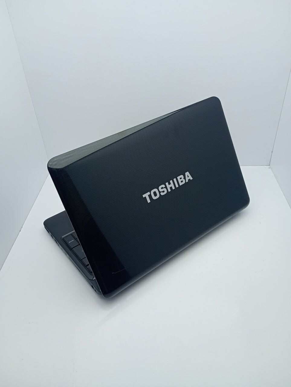 Ноутбук Toshiba L650 / 15.6" (1366x768) TN / Intel Core i5-430M (2 (4) ядра по 2.26 - 2.53 GHz) / 6 GB DDR3 / 500 GB HDD / AMD Radeon HD 5000, 1 GB DDR3, 128-bit / WebCam - Зображення 8