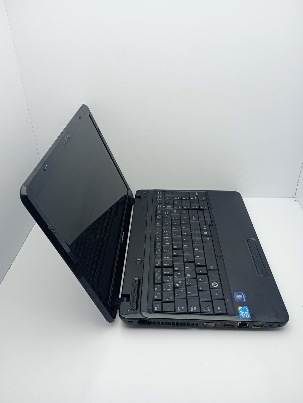 Ноутбук Toshiba L650 / 15.6" (1366x768) TN / Intel Core i5-430M (2 (4) ядра по 2.26 - 2.53 GHz) / 6 GB DDR3 / 500 GB HDD / AMD Radeon HD 5000, 1 GB DDR3, 128-bit / WebCam - Зображення 5