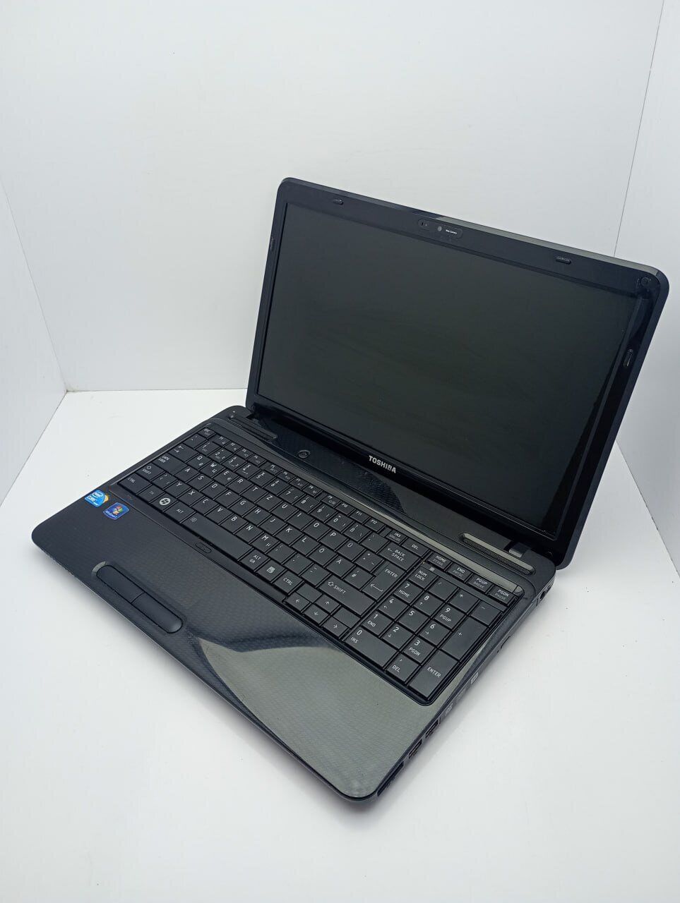 Ноутбук Toshiba L650 / 15.6" (1366x768) TN / Intel Core i5-430M (2 (4) ядра по 2.26 - 2.53 GHz) / 6 GB DDR3 / 500 GB HDD / AMD Radeon HD 5000, 1 GB DDR3, 128-bit / WebCam - Зображення 4