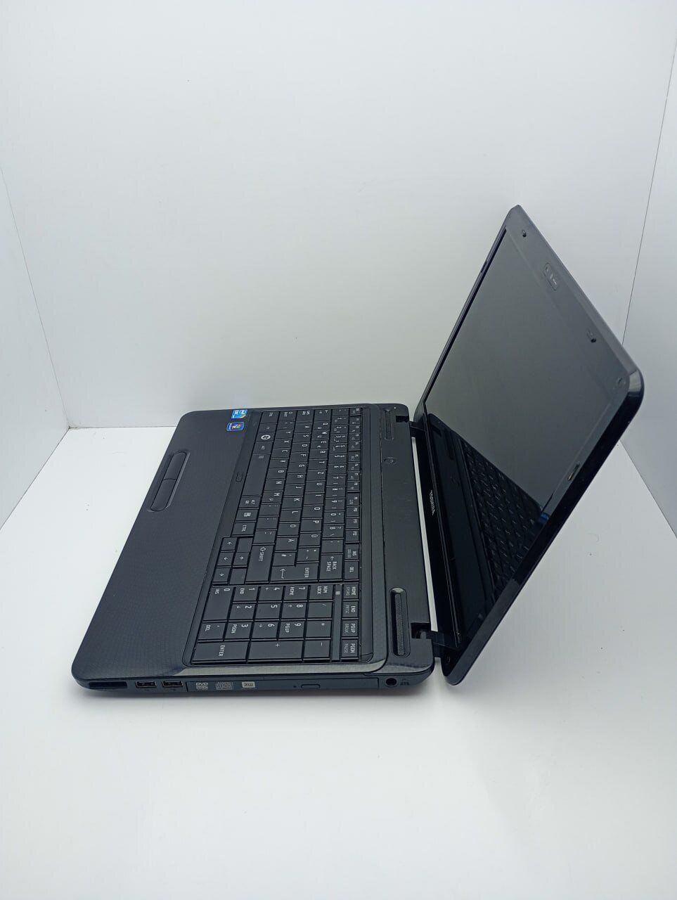 Ноутбук Toshiba L650 / 15.6" (1366x768) TN / Intel Core i5-430M (2 (4) ядра по 2.26 - 2.53 GHz) / 6 GB DDR3 / 500 GB HDD / AMD Radeon HD 5000, 1 GB DDR3, 128-bit / WebCam - Зображення 6