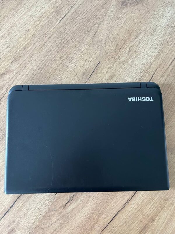 Ноутбук Toshiba Satellite C55 / 15.6" (1366x768) TN / Intel Core i3-4005U (2 (4) ядра по 1.7 GHz) / 4 GB DDR3 / 120 GB SSD / Intel HD Graphics 4400 / WebCam - Зображення 6