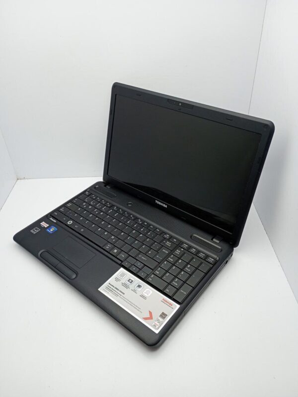 Ноутбук Toshiba Satellite C660 / 15.6" (1366x768) TN / AMD E-300 (2 ядра по 1.3 GHz) / 6 GB DDR3 / 120 GB SSD / AMD Radeon HD 6310 Graphics / WebCam - Зображення 6