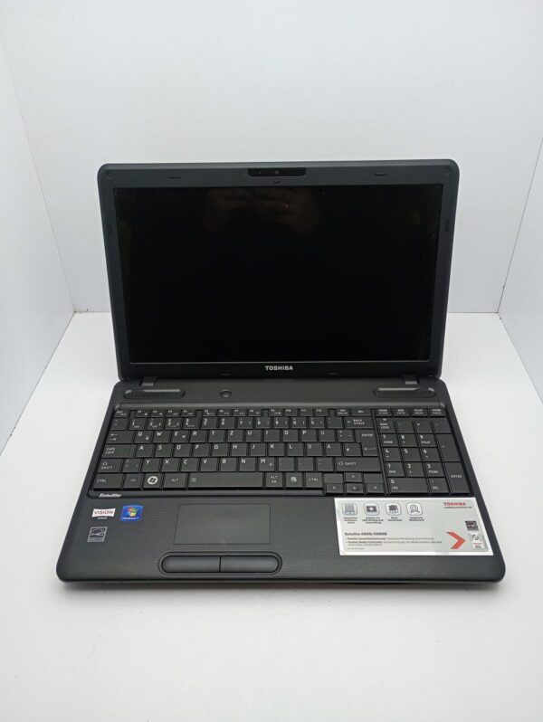 Ноутбук Toshiba Satellite C660 / 15.6" (1366x768) TN / AMD E-300 (2 ядра по 1.3 GHz) / 6 GB DDR3 / 120 GB SSD / AMD Radeon HD 6310 Graphics / WebCam - Зображення 2