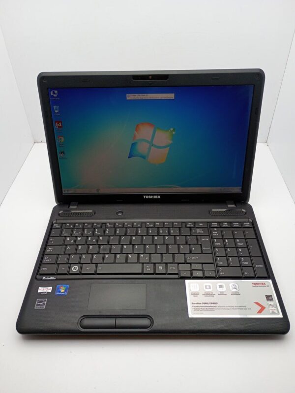 Ноутбук Toshiba Satellite C660 / 15.6" (1366x768) TN / AMD E-300 (2 ядра по 1.3 GHz) / 6 GB DDR3 / 120 GB SSD / AMD Radeon HD 6310 Graphics / WebCam - Зображення 7