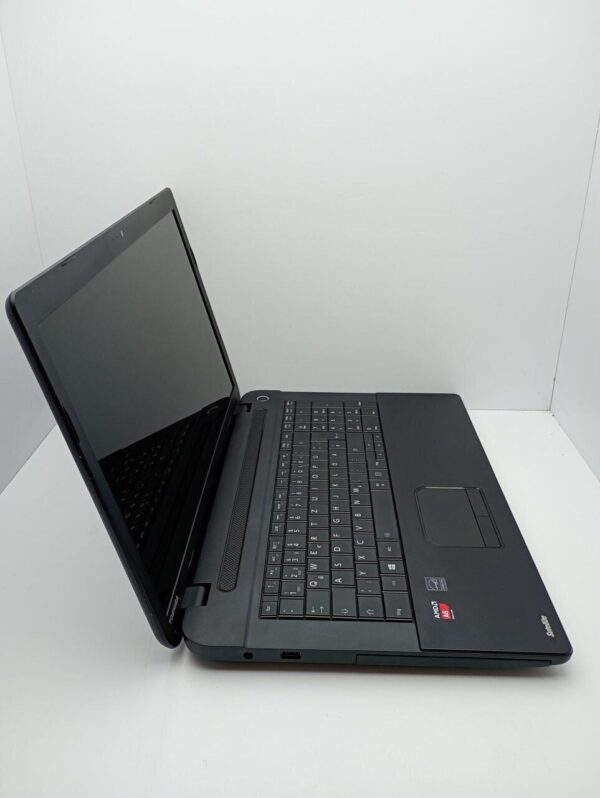 Ноутбук Toshiba Satellite C70 / 15.6" (1600x900) TN / AMD A6-5200 (4 ядра по 2 GHz) / 6 GB DDR3 / 320 GB HDD / ATI Radeon HD 8400 / Web-cam / HDMI / USB 3.0 - Зображення 3