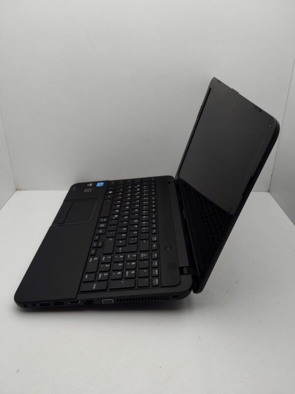 Ноутбук Toshiba Satellite C855 / 15.6" (1366x768) TN / Intel Core i5-3230M (2 (4) ядра по 2.6 - 3.2 GHz) / 6 GB DDR3 / 500 GB HDD / AMD Radeon HD 7600M / WebCam - Зображення 6
