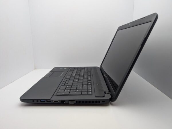 Ноутбук Toshiba Satellite C870d / 17.3" (1600x900) TN / AMD E2-1800 (2 ядра по 1.7 GHz) / 6 GB DDR3 / 500 GB HDD / AMD Radeon HD 7340 Graphics / WebCam - Зображення 6