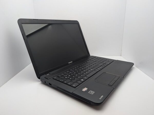 Ноутбук Toshiba Satellite C870d / 17.3" (1600x900) TN / AMD E2-1800 (2 ядра по 1.7 GHz) / 6 GB DDR3 / 500 GB HDD / AMD Radeon HD 7340 Graphics / WebCam - Зображення 3