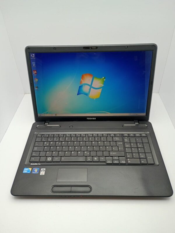 Ноутбук Toshiba Satellite L670 / 17.3" (1600x900) TN / Intel Core i3-350M (2 (4) ядра по 2.26 GHz) / 6 GB DDR3 / 320 GB HDD / Intel HD Graphics / WebCam - Зображення 7