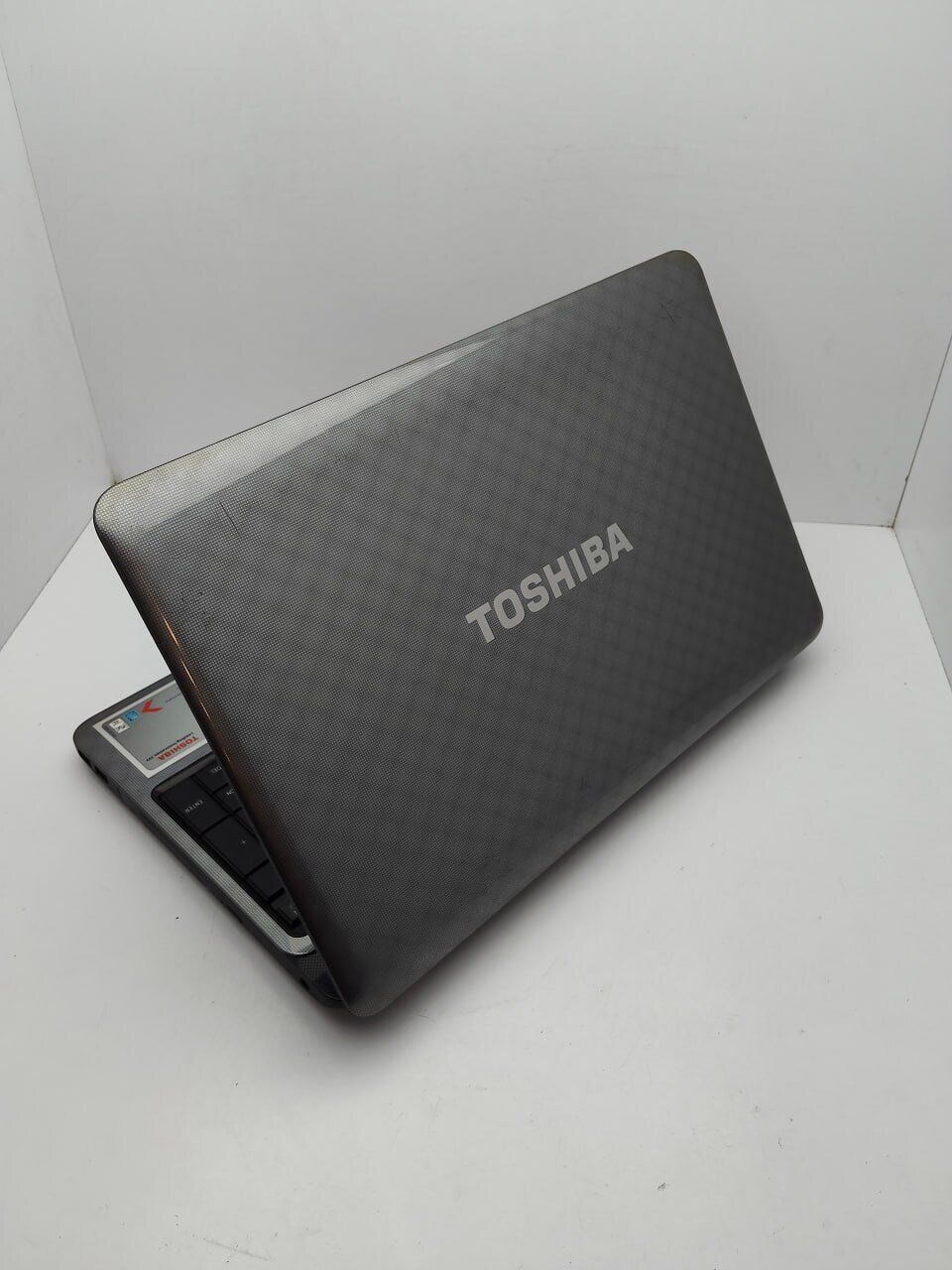 Ноутбук Toshiba Satellite L750 / 15.6" (1366x768) TN / AMD A6-3420M (2 (4) ядра по 1.5 - 2.4 GHz) / 6 GB DDR3 / 750 GB HDD / AMD Radeon HD 6520G Graphics / WebCam - Зображення 8
