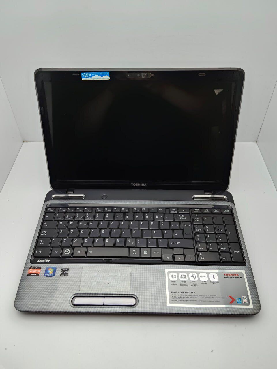 Ноутбук Toshiba Satellite L750 / 15.6" (1366x768) TN / AMD A6-3420M (2 (4) ядра по 1.5 - 2.4 GHz) / 6 GB DDR3 / 750 GB HDD / AMD Radeon HD 6520G Graphics / WebCam - Зображення 2