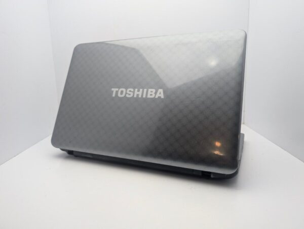 Ноутбук Toshiba Satellite L750 / 15.6" (1366x768) TN / Intel Core i3-2310M (2 (4) ядра по 2.1 GHz) / 6 GB DDR3 / 500 GB HDD / nVidia GeForce GT 525M, 1 GB DDR3, 128-bit / WebCam / HDMI - Зображення 8