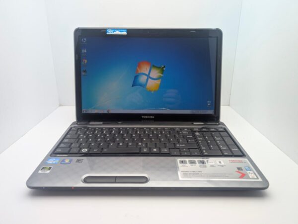 Ноутбук Toshiba Satellite L750 / 15.6" (1366x768) TN / Intel Core i3-2310M (2 (4) ядра по 2.1 GHz) / 6 GB DDR3 / 500 GB HDD / nVidia GeForce GT 525M, 1 GB DDR3, 128-bit / WebCam / HDMI - Зображення 2