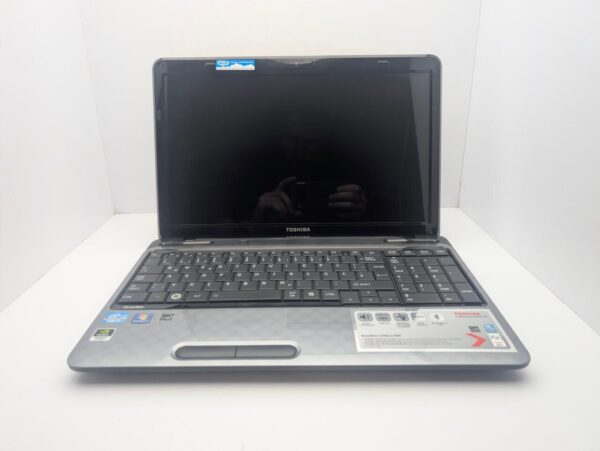 Ноутбук Toshiba Satellite L750 / 15.6" (1366x768) TN / Intel Core i3-2310M (2 (4) ядра по 2.1 GHz) / 6 GB DDR3 / 500 GB HDD / nVidia GeForce GT 525M, 1 GB DDR3, 128-bit / WebCam / HDMI - Зображення 7