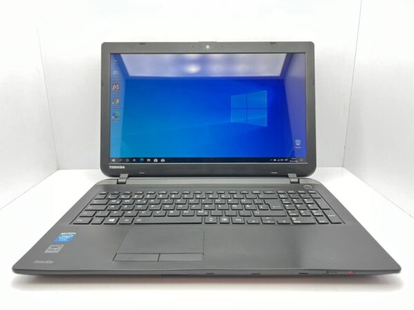 Ноутбук Toshiba Satellite Pro C50-B / 15.6" (1366x768) TN / Intel Celeron N2830 (2 ядра по 2.16 - 2.41 GHz) / 4 GB DDR3 / 120 GB SSD / Intel HD Graphics / WebCam - Зображення 2