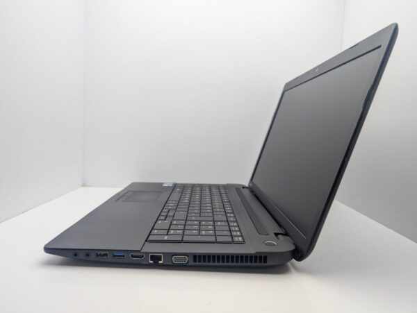 Ноутбук Toshiba Satellite PRO C70-B / 17.3" (1600x900) TN / Intel Core i3-4005U (2 (4) ядра по 1.7 GHz) / 6 GB DDR3 / 500 GB HDD / Intel HD Graphics 4400 / WebCam - Зображення 6