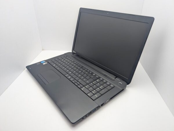 Ноутбук Toshiba Satellite PRO C70-B / 17.3" (1600x900) TN / Intel Core i3-4005U (2 (4) ядра по 1.7 GHz) / 6 GB DDR3 / 500 GB HDD / Intel HD Graphics 4400 / WebCam - Зображення 4
