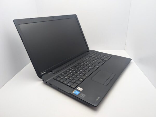 Ноутбук Toshiba Satellite PRO C70-B / 17.3" (1600x900) TN / Intel Core i3-4005U (2 (4) ядра по 1.7 GHz) / 6 GB DDR3 / 500 GB HDD / Intel HD Graphics 4400 / WebCam - Зображення 3