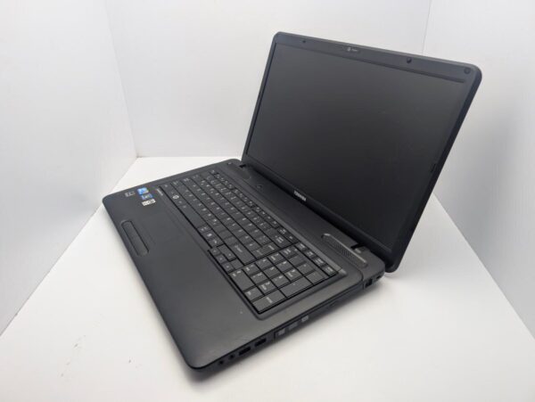 Ноутбук Toshiba Satellite Pro L670 / 17.3" (1600x900) TN / Intel Core i3-380M (2 (4) ядра по 2.53 GHz) / 6 GB DDR3 / 640 GB HDD / Intel HD Graphics / WebCam - Зображення 4