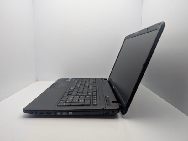 Ноутбук Toshiba Satellite Pro L670 / 17.3" (1600x900) TN / Intel Core i3-380M (2 (4) ядра по 2.53 GHz) / 6 GB DDR3 / 640 GB HDD / Intel HD Graphics / WebCam - Зображення 6